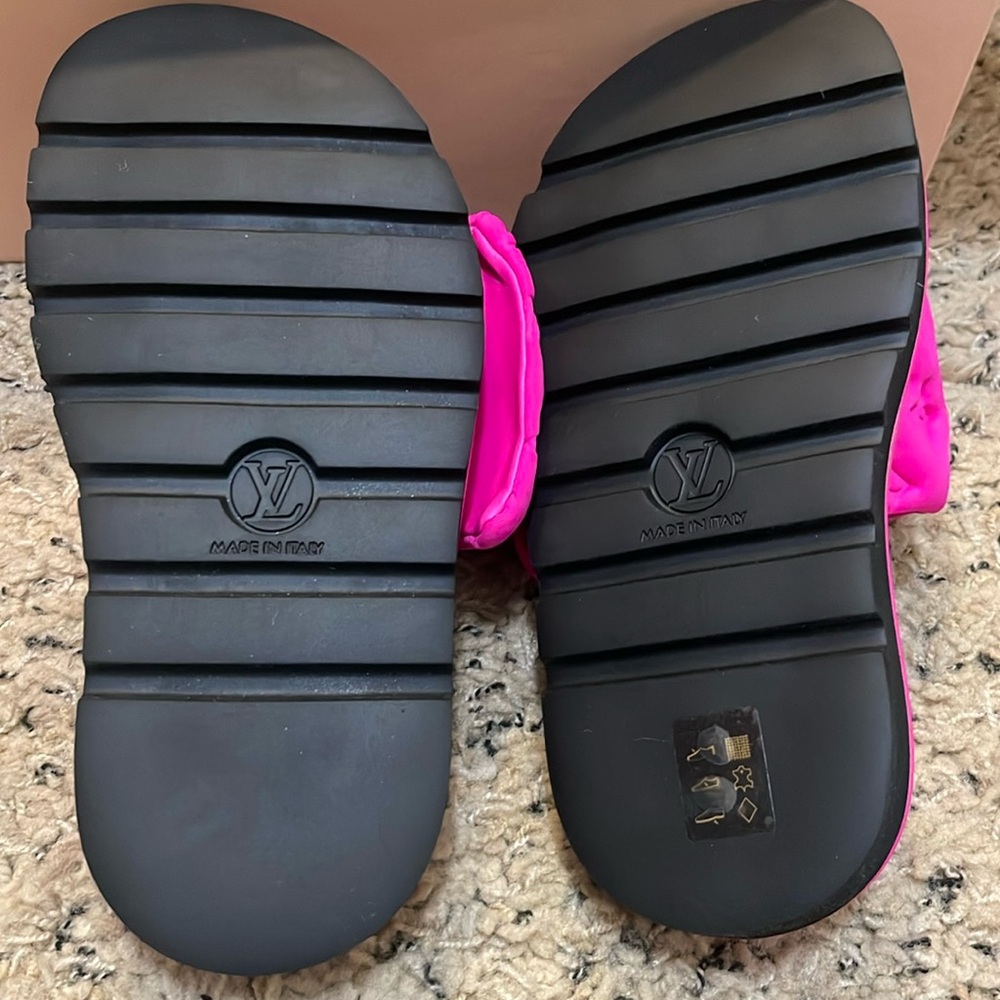 Louis Vuitton Pillow Vibrant Pink Embossed Slides - Picture 9 of 9
